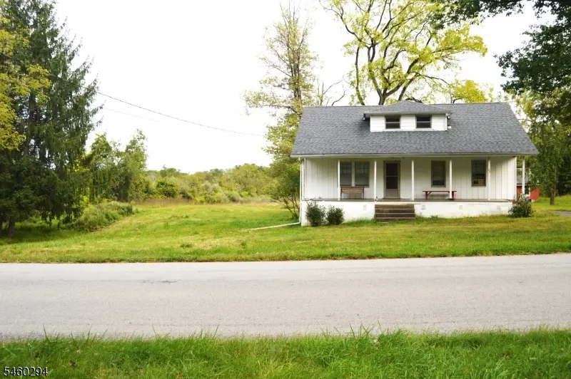 42 Fortysecond St, Readington, NJ 08889 - #2