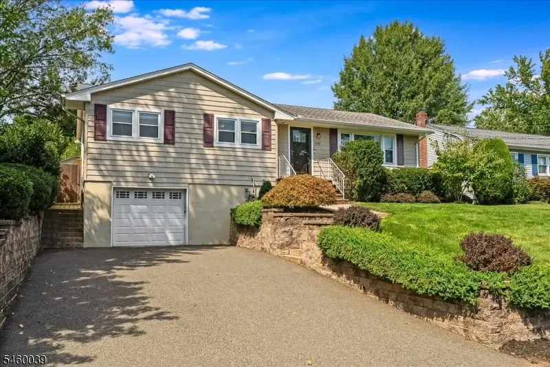 2105 Maple View Ct, Scotch Plains, NJ 07076 - #2