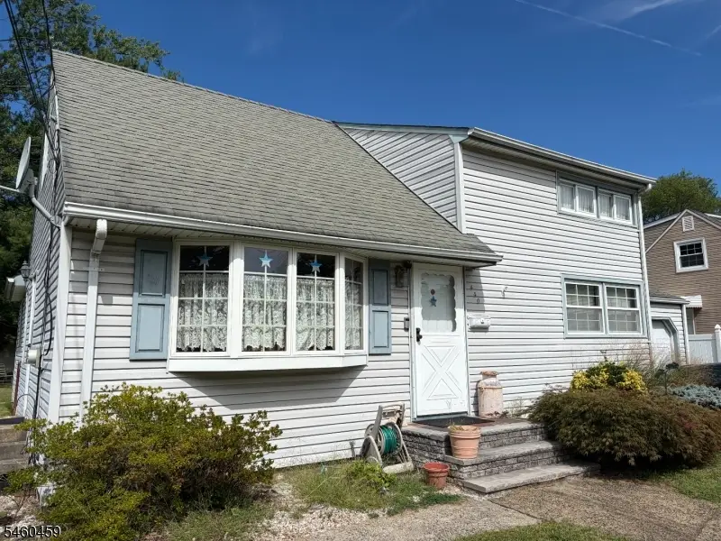440 Warfield Rd, North Plainfield, NJ 07063 - #1