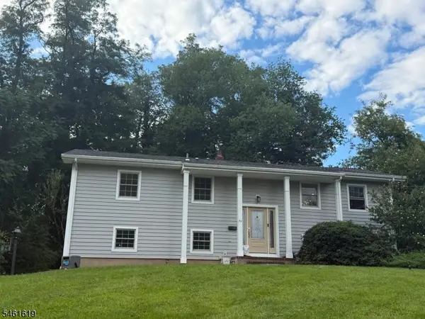 74 Fairway Dr, East Hanover Twp., NJ 07936