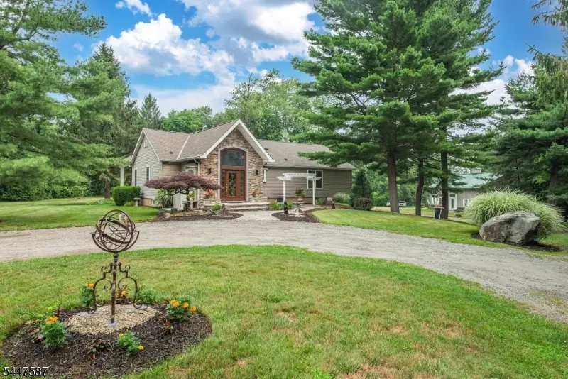 1 Evergreen Dr, Chester, NJ 07930 - #3
