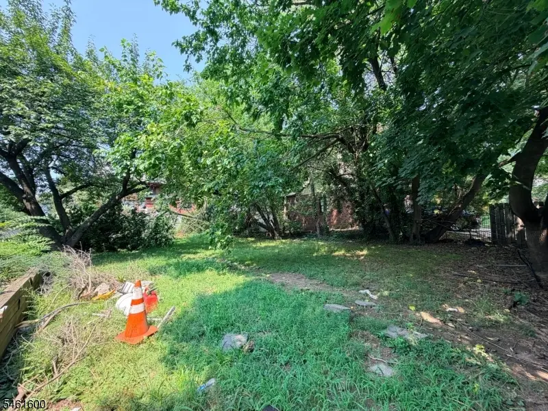 318 E 38th St, Paterson, NJ 07504 - #3