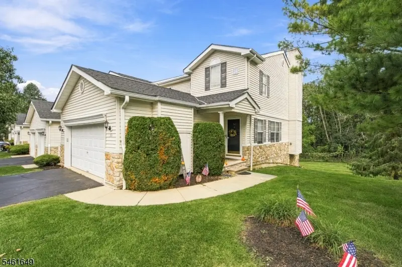 51 Lakeview Dr, Hamburg, NJ 07419 - #1