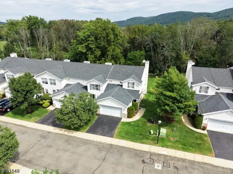 51 Lakeview Dr, Hamburg, NJ 07419 - #3