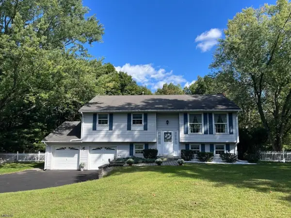 6 Redwood Dr, Clinton Twp., NJ 08809