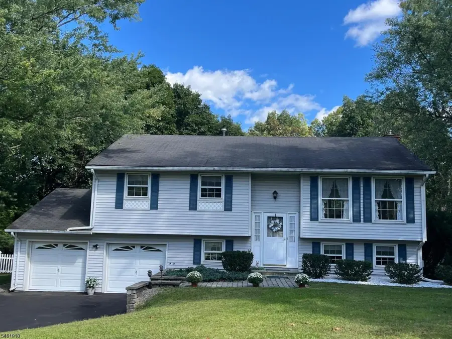 6 Redwood Dr, Annandale, NJ 08809 - #2