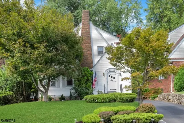 9 Sherwood Pl, West Orange Twp., NJ 07052