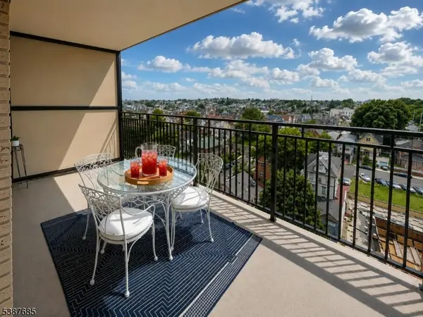 7855 Boulevard East #11F, North Bergen Twp., NJ 07047
