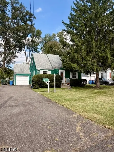 206 Delacy Dr, North Plainfield, NJ 07060 - #1