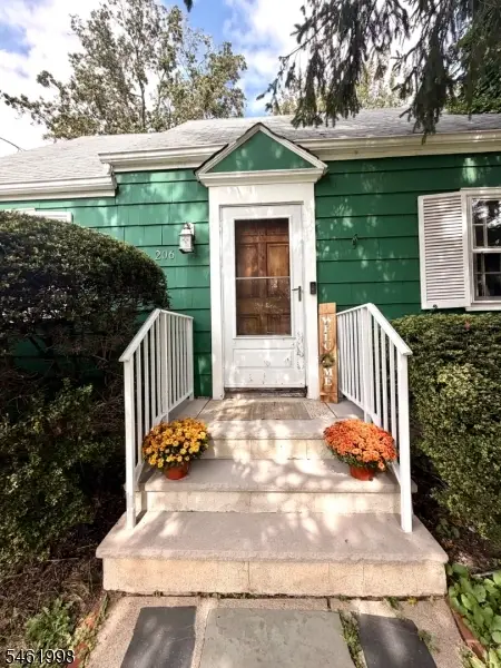 206 Delacy Dr, North Plainfield, NJ 07060 - #2