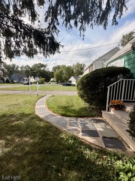 206 Delacy Dr, North Plainfield, NJ 07060 - #3