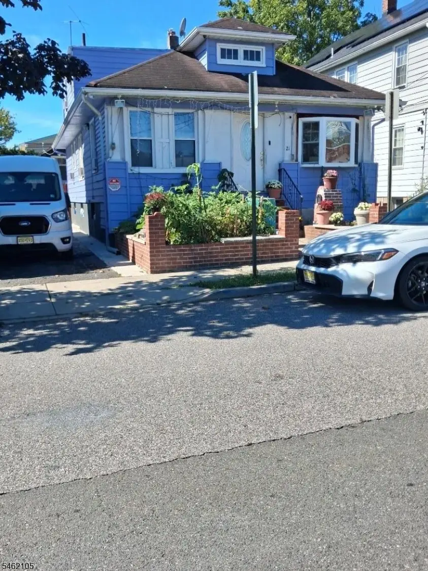 21 Ida St, Haledon, NJ 07508 - #1
