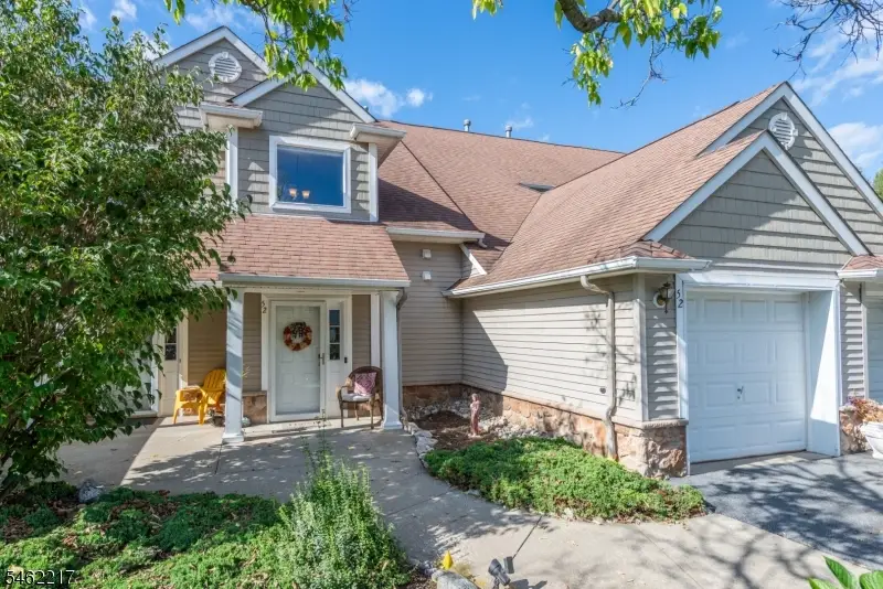 52 Bourne Ci, Hamburg, NJ 07419 - #1