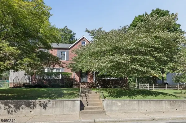 166 Crescent Ave, Waldwick Boro, NJ 07463