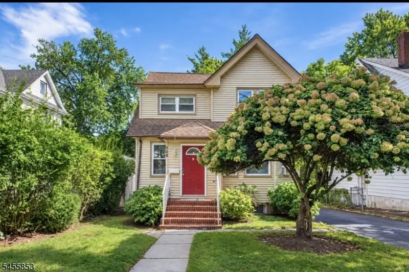 225 Elm Ave, Bogota, NJ 07603 - #1