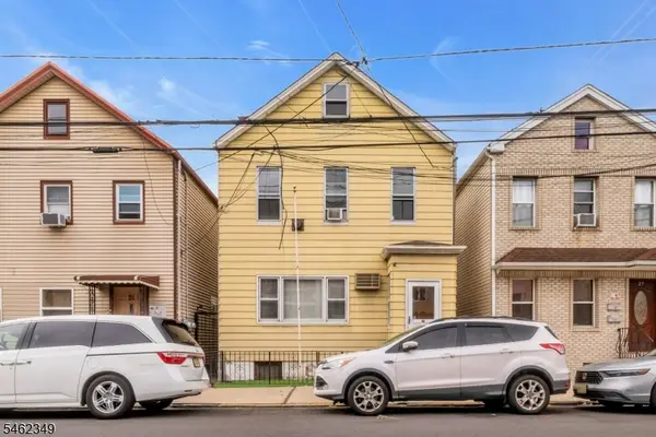 29 Kossuth St, Newark City, NJ 07105