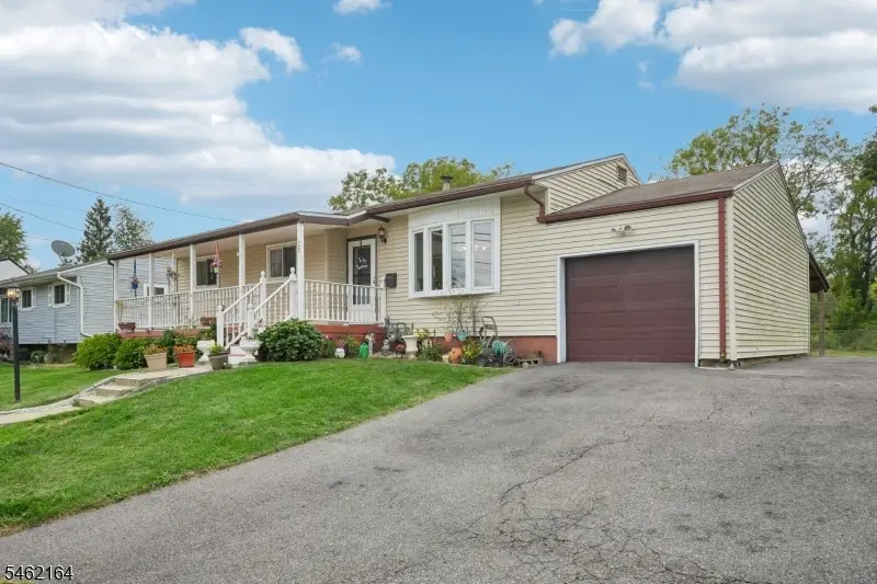 25 Lawrence Dr, Hackettstown, NJ 07840 - #3