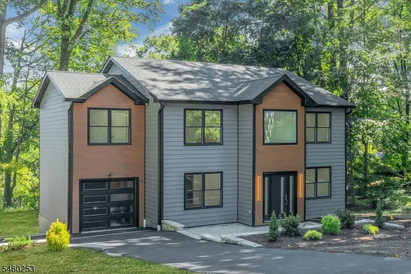 39 Woodcrest Rd, Parsippany Troy Hills, NJ 07005 - #2