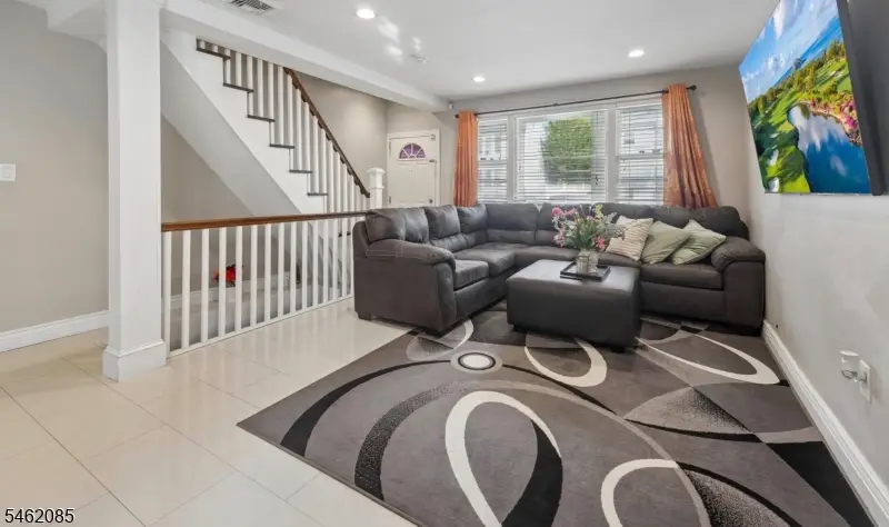 54 Henderson St, Paterson, NJ 07501 - #3