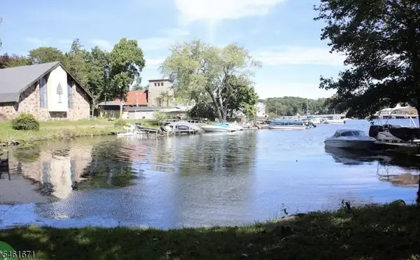 168 Sharp Ave, Hopatcong Boro, NJ 07843