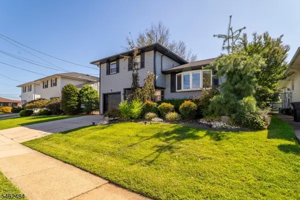 5 Sumutka Ct, Carteret Boro, NJ 07008