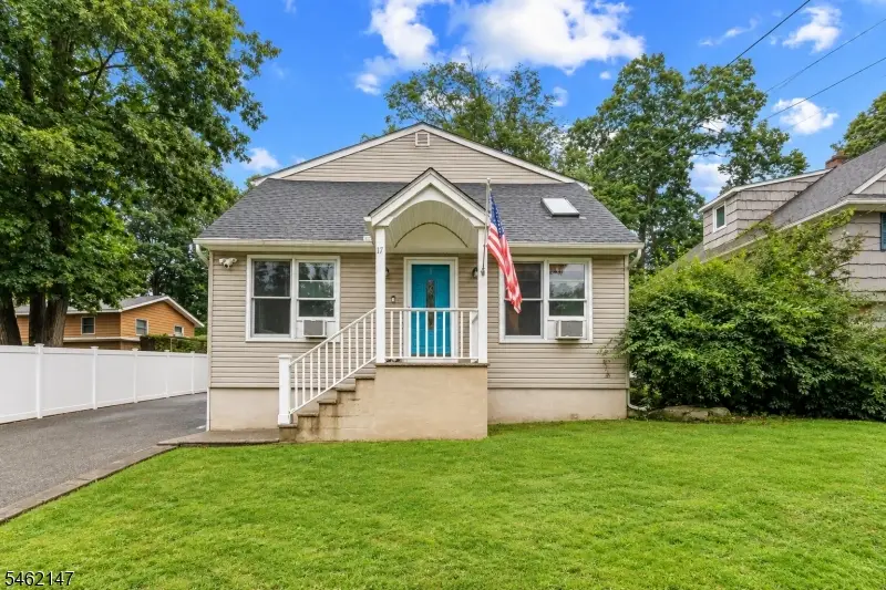 17 Pequot Rd, Ringwood, NJ 07456 - #1