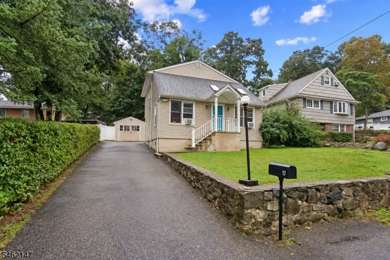 17 Pequot Rd, Ringwood, NJ 07456 - #2