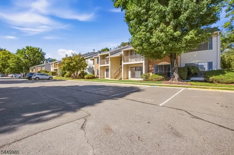 61 Taylor Dr, Franklin Park, NJ 08823 - #3