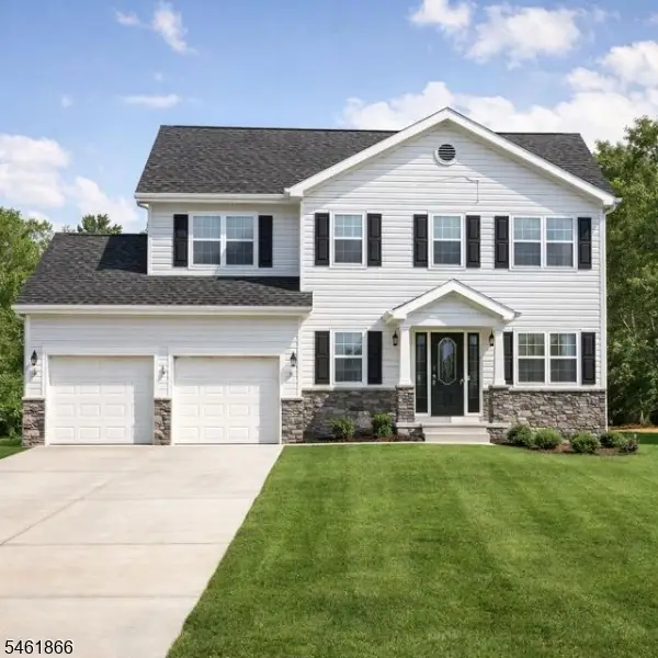 106 Norfolk Way, Pennsylvania, NJ 18504