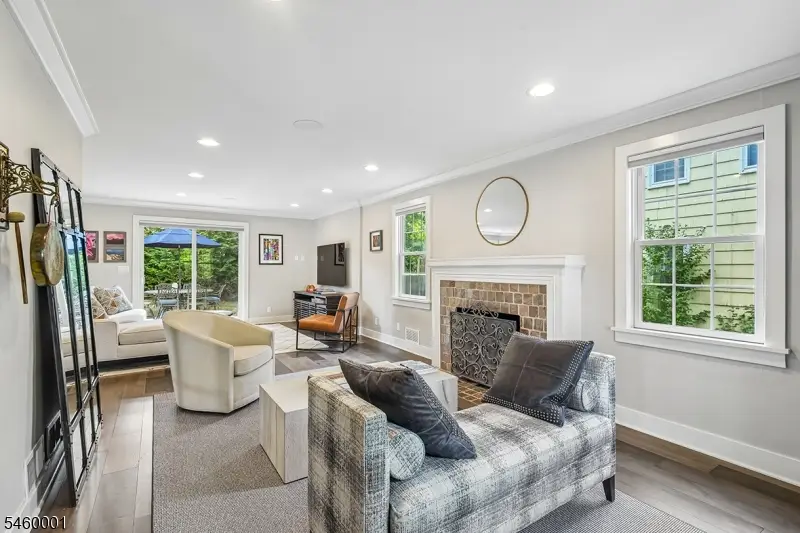 18 Lowell Ave, Summit, NJ 07901 - #2