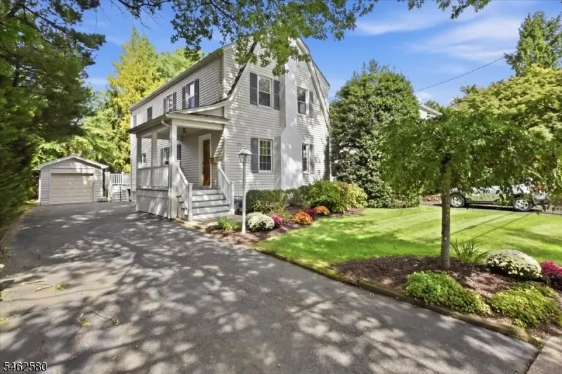 77 Meadowbrook Rd, Millburn, NJ 07078 - #1