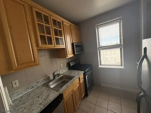 680 Kennedy Blvd #406, Bayonne City, NJ 07002