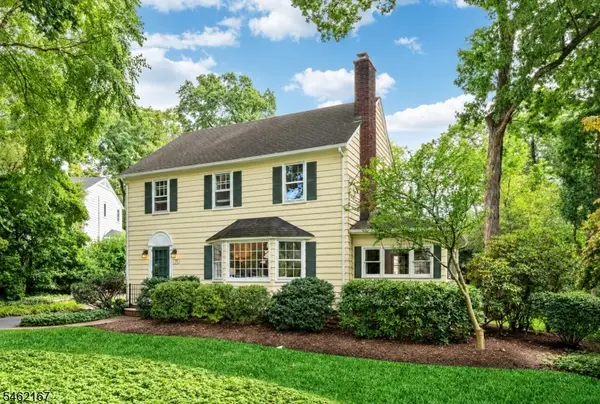 140 Unadilla Rd, Ridgewood Village, NJ 07450