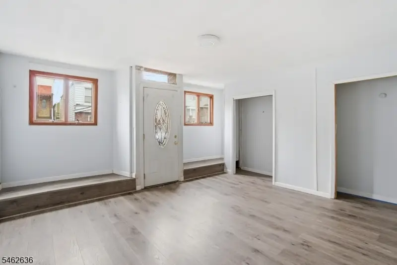 13 Cottage St, Bayonne, NJ 07002 - #3