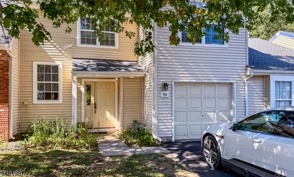 90 Stonehedge Ct, Franklin Twp., NJ 08873