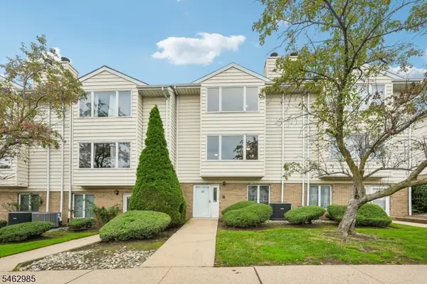 33 Aycrigg Ave, Passaic City, NJ 07055
