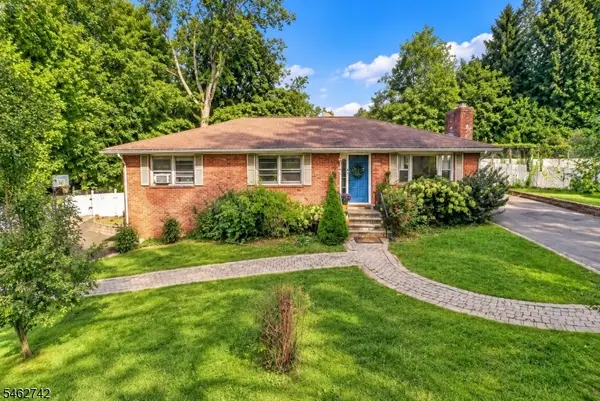 17 Harrison Ave, Long Hill Twp., NJ 07933