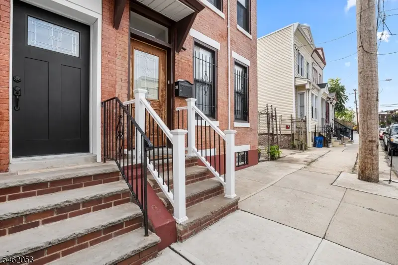 37 Emmet St, Newark, NJ 07114 - #3