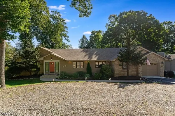7 Banta Rd, Kinnelon Boro, NJ 07405