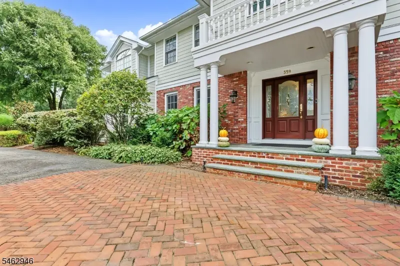 359 Lakeview Dr, Wyckoff, NJ 07481 - #2