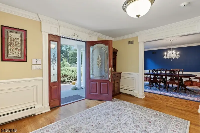 359 Lakeview Dr, Wyckoff, NJ 07481 - #3