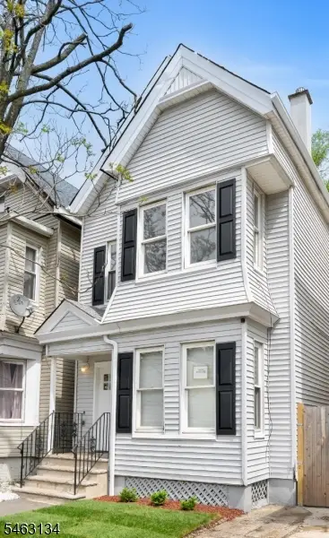 142 Steuben, East Orange City, NJ 07018