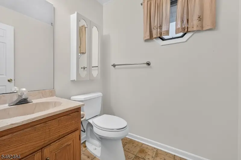 10 Hemlock Ct, Raritan, NJ 08822 - #3