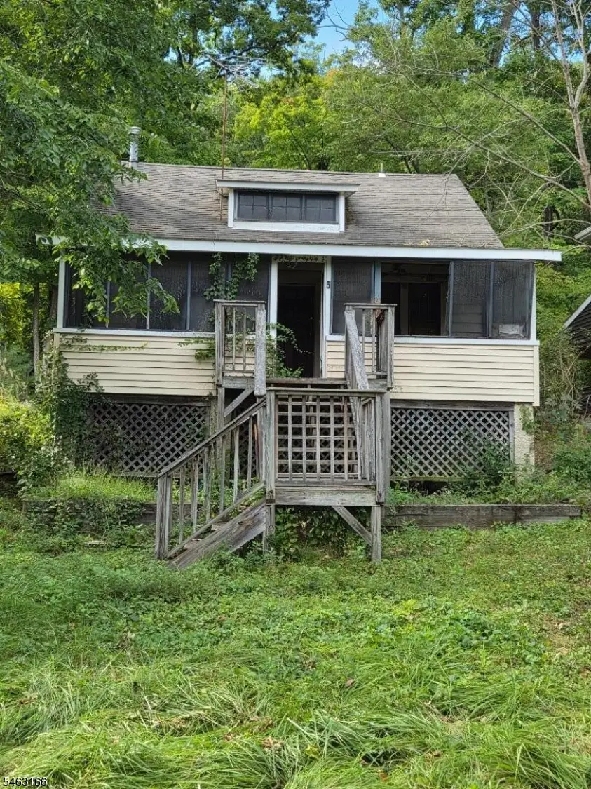 5 Shadowy Ln, West Milford, NJ 07480 - #1
