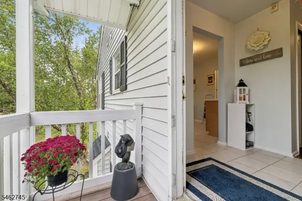 250 Nuthatch Ct, Readington Twp., NJ 08887