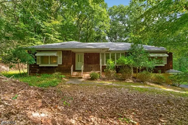 4 Hartpence Rd, Alexandria Twp., NJ 08848