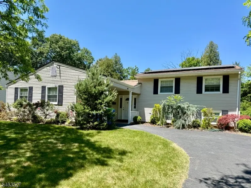 44 Drake Rd, Franklin, NJ 08873 - #1