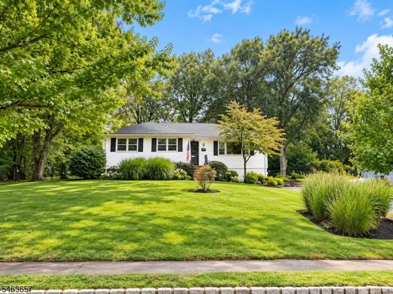 8 Country Club Ct, Livingston, NJ 07039 - #1