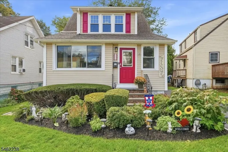 53 Seneca Ave, Dumont, NJ 07628 - #1