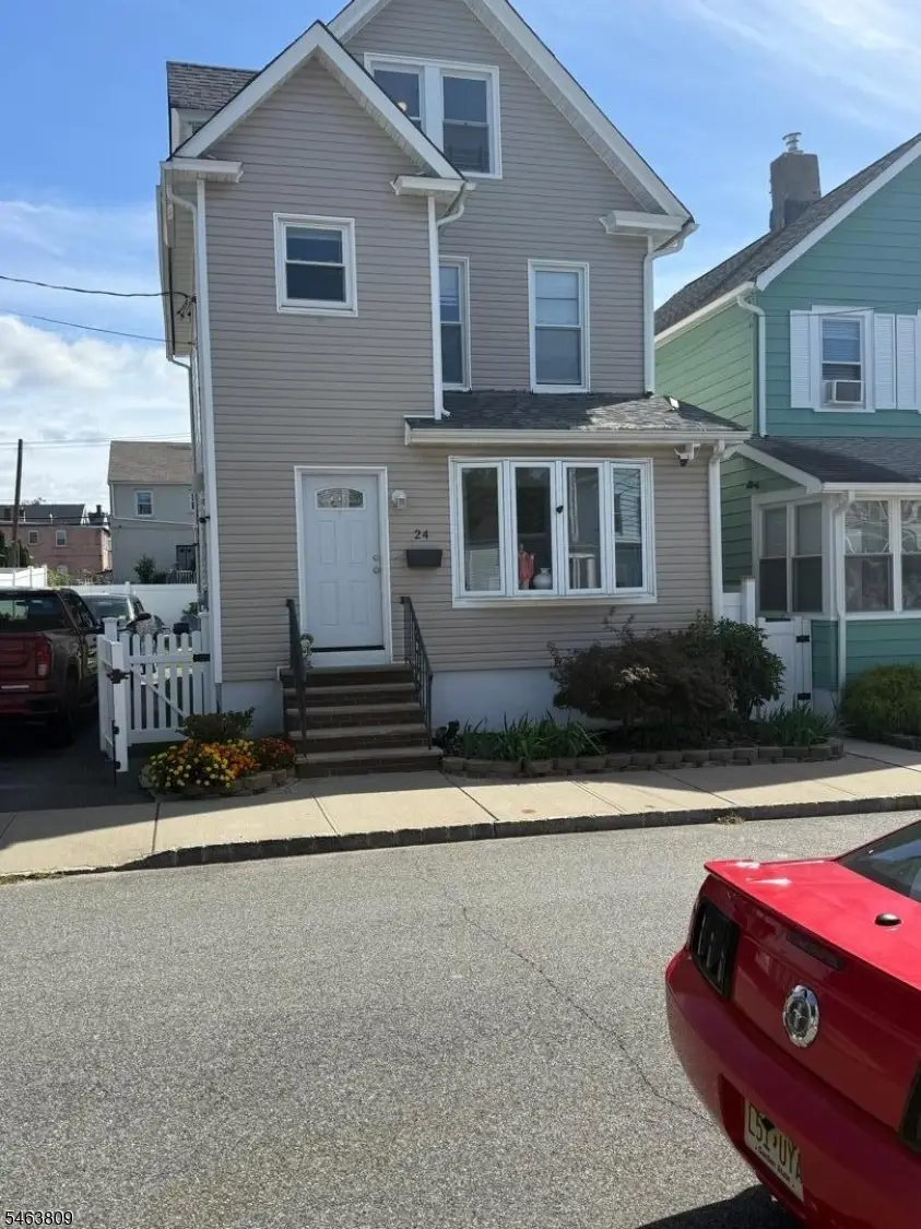 24 Smith St, Belleville, NJ 07109 - #1
